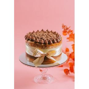 Bolo festivo    4 LEITES COM BRIGADEIRO GOURMET  - Serve  20 PORÇÕES