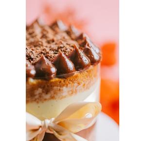 Bolo festivo    4 LEITES COM BRIGADEIRO GOURMET  - Serve  10 PORÇÕES