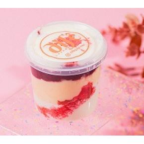 Tortinha Red velvet de ninho com frutas vermelhas