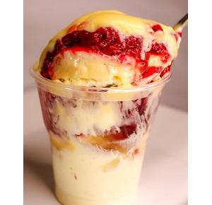 Copo da felicidade ninho duplo com morango